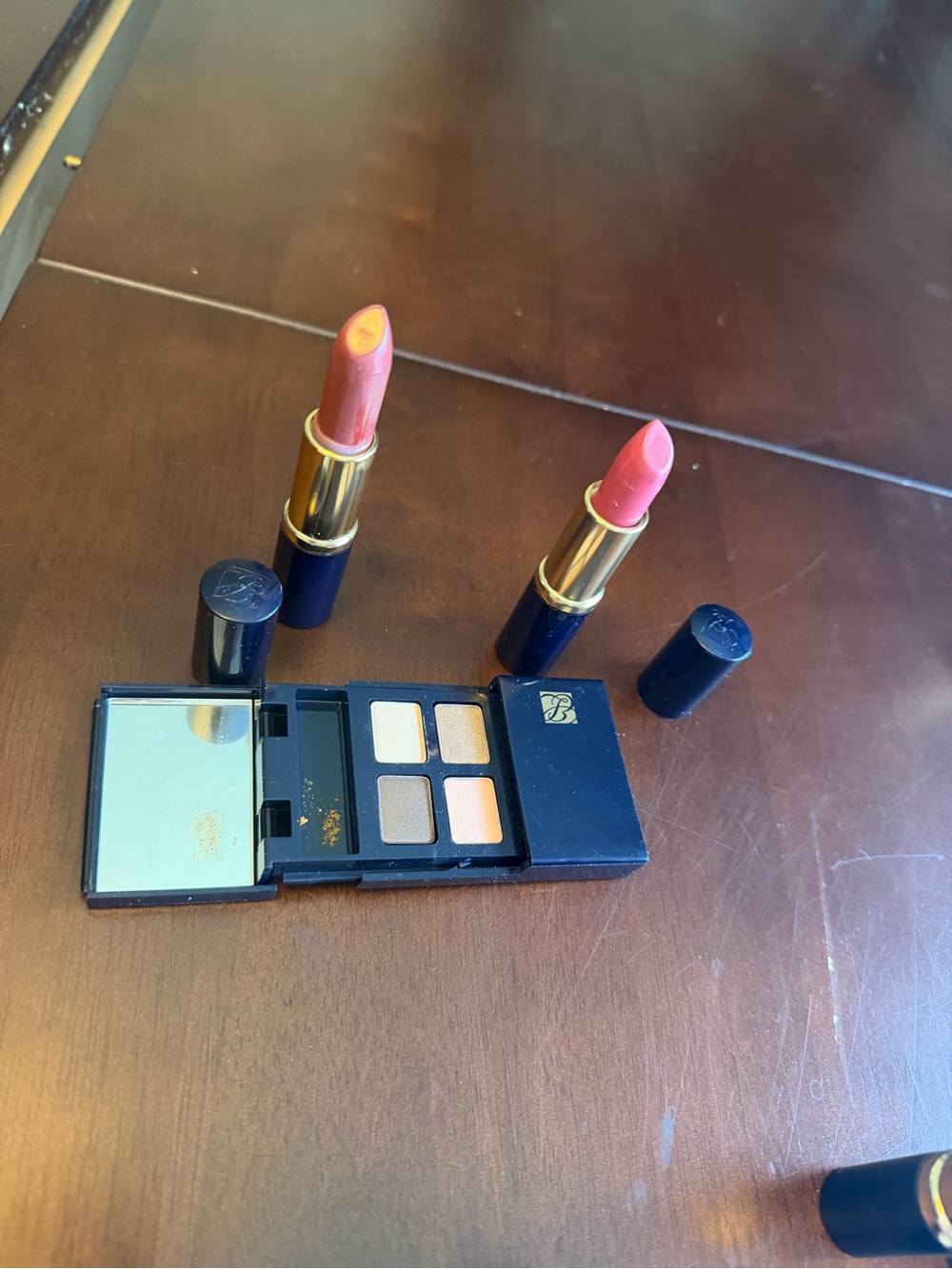 Estee Lauder eyeshadow and 2 lipstick a